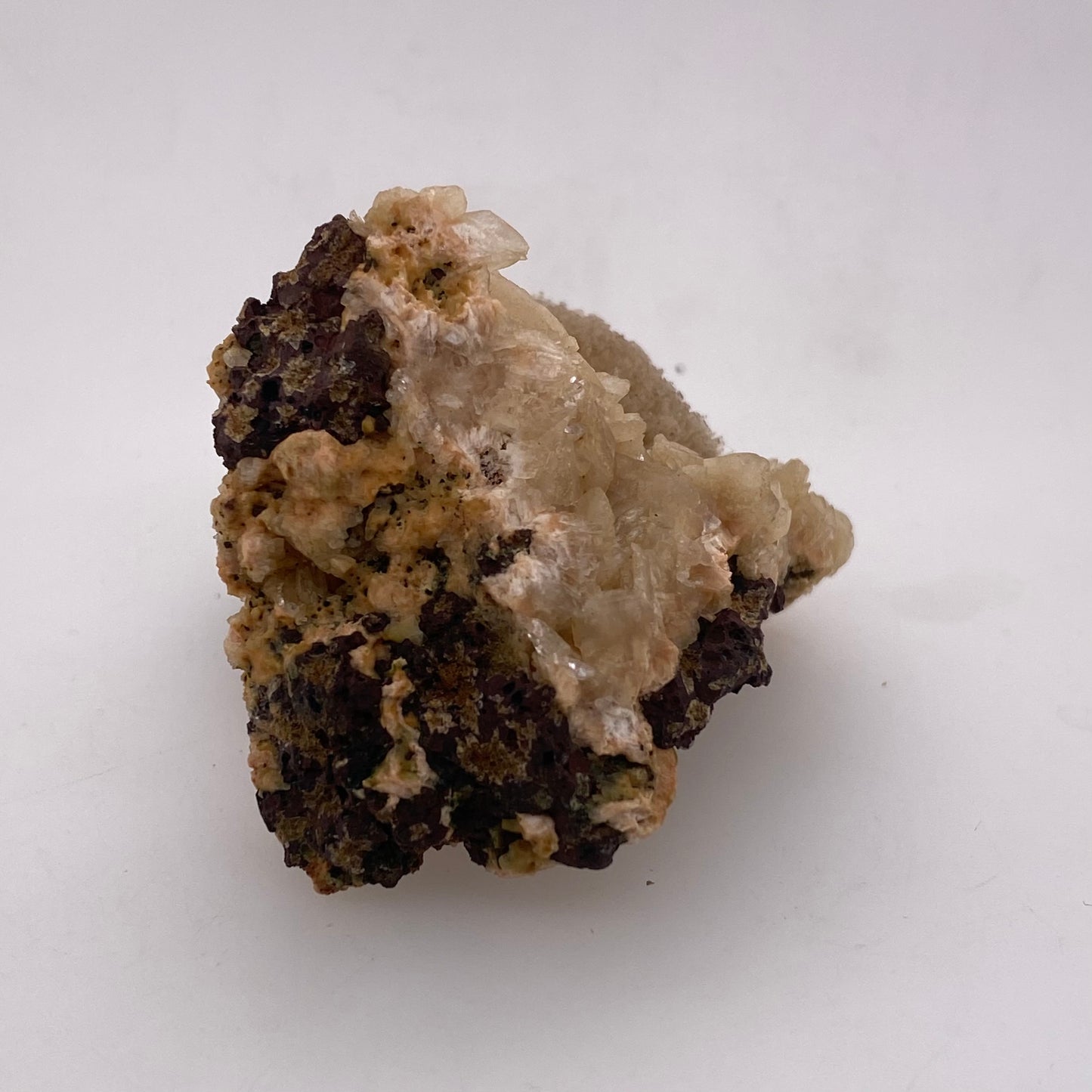 Zeolite var. Thomsonite - Maharashtra, India